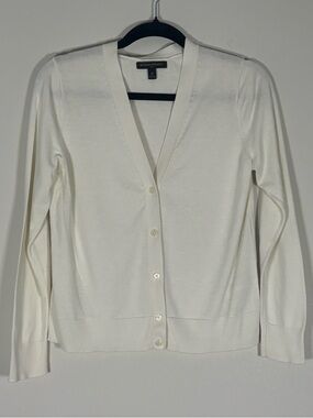 Banana Republic Off White Lightweight V-Neck Button Front Cardigan Size M